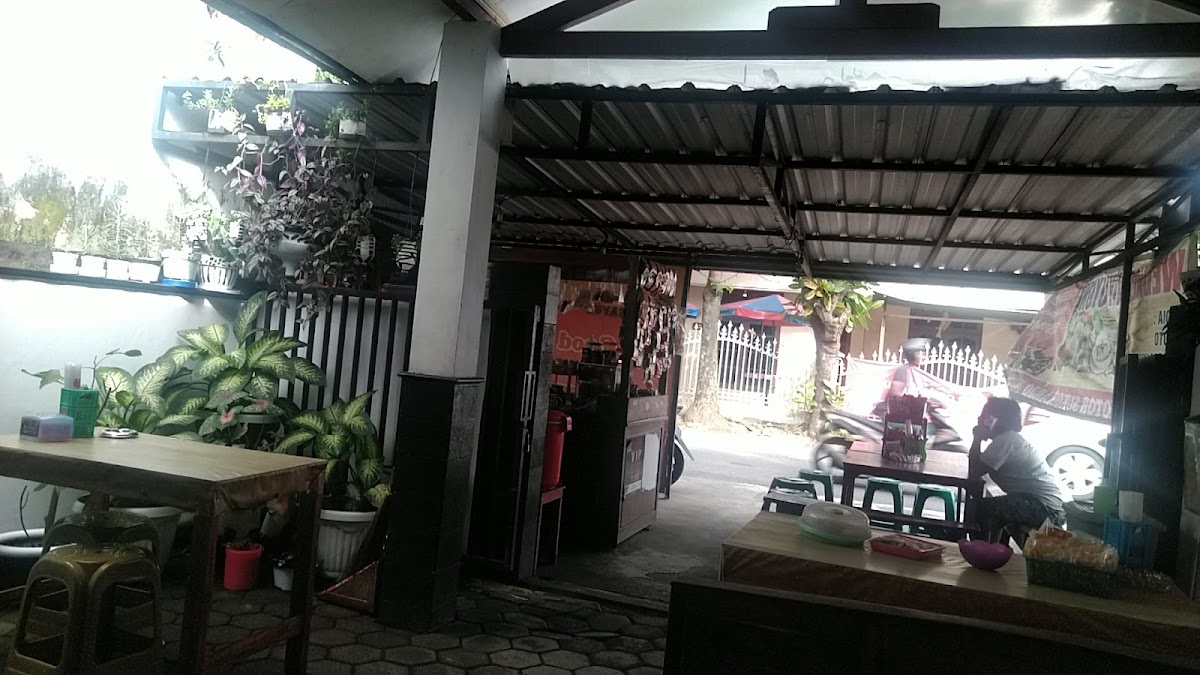Yuyun Surakartan Teahouse Photos 2